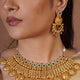 Jadau Kundan