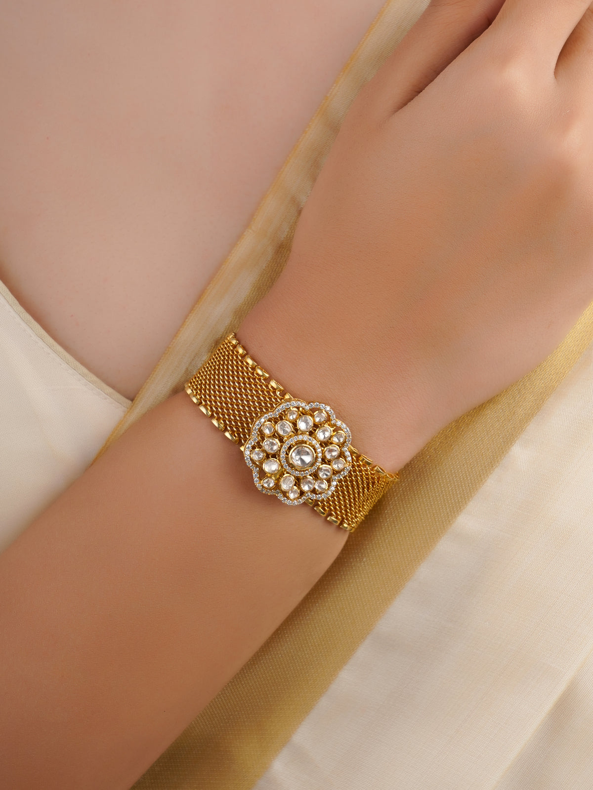 Sitaratna white moissanite floral medallion bracelet full view