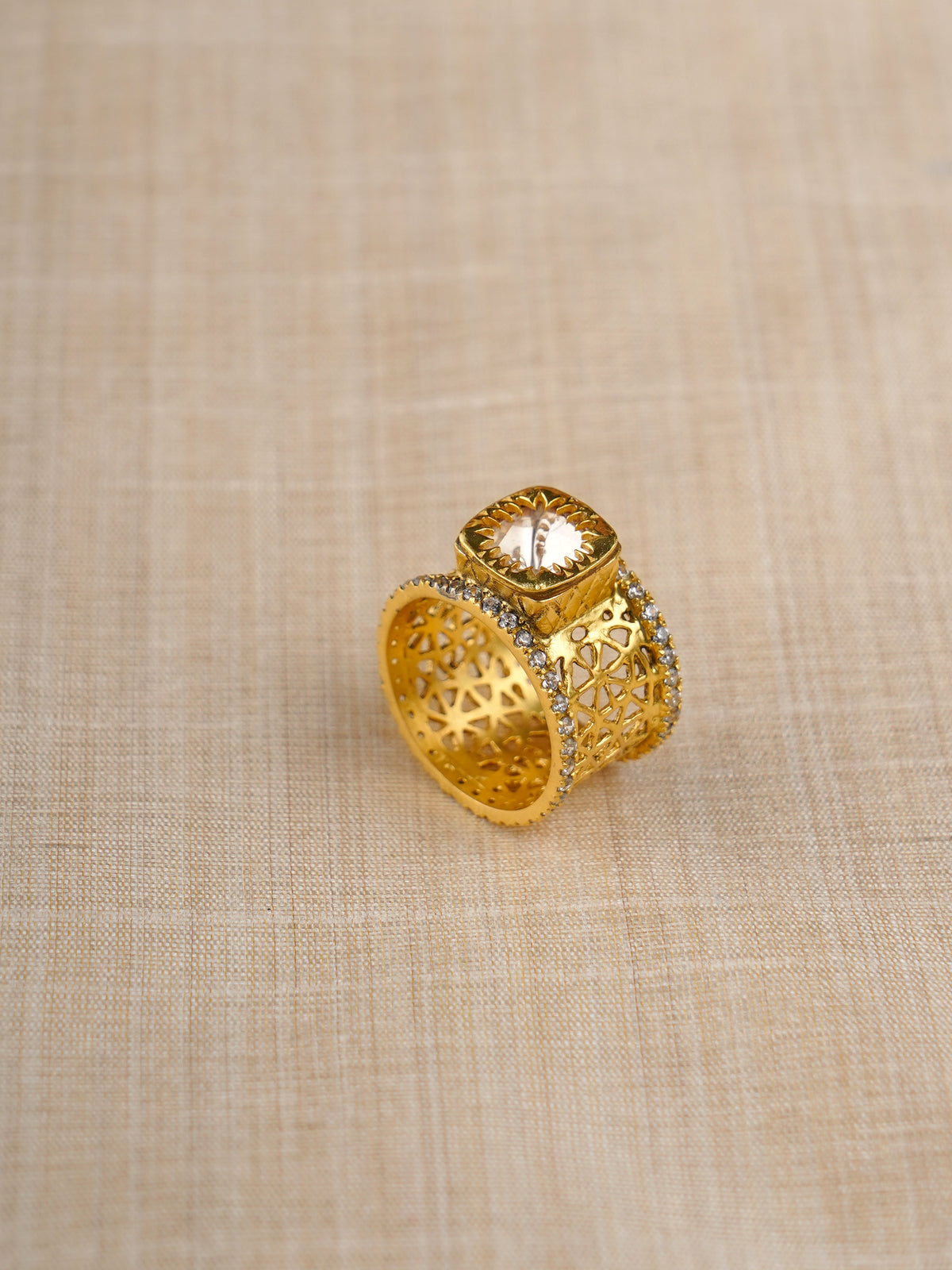 Sitaratna solitaire lattice gold-plated moissanite ring styled on hand